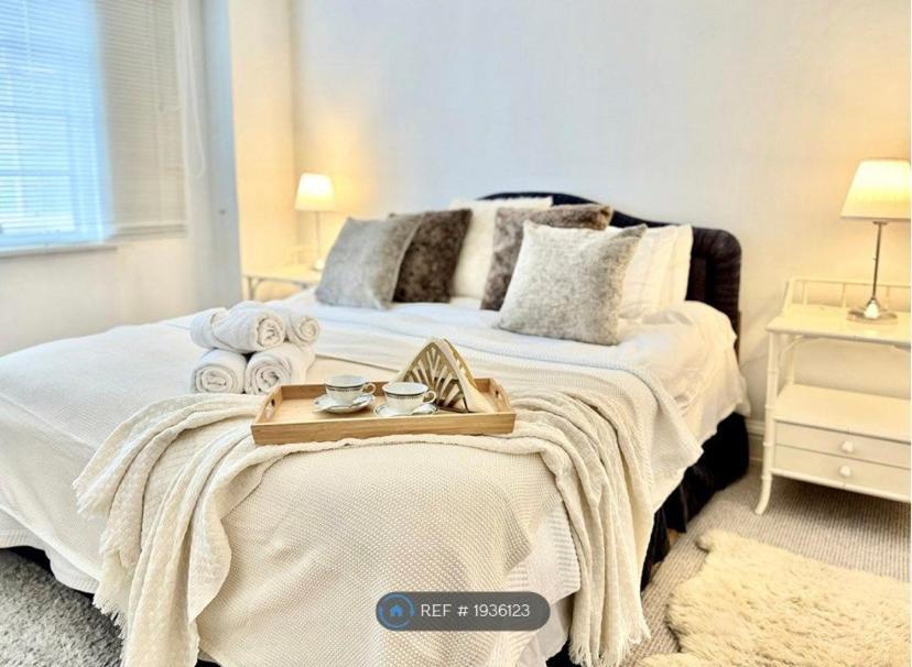 לונדון Executive Knightsbridge Apartment מראה חיצוני תמונה